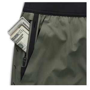 Ten Thousand Interval Short w/liner. 7’ in Green. Medium